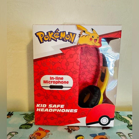 NIB Kids Pokémon Headphones - Picture 2 of 3